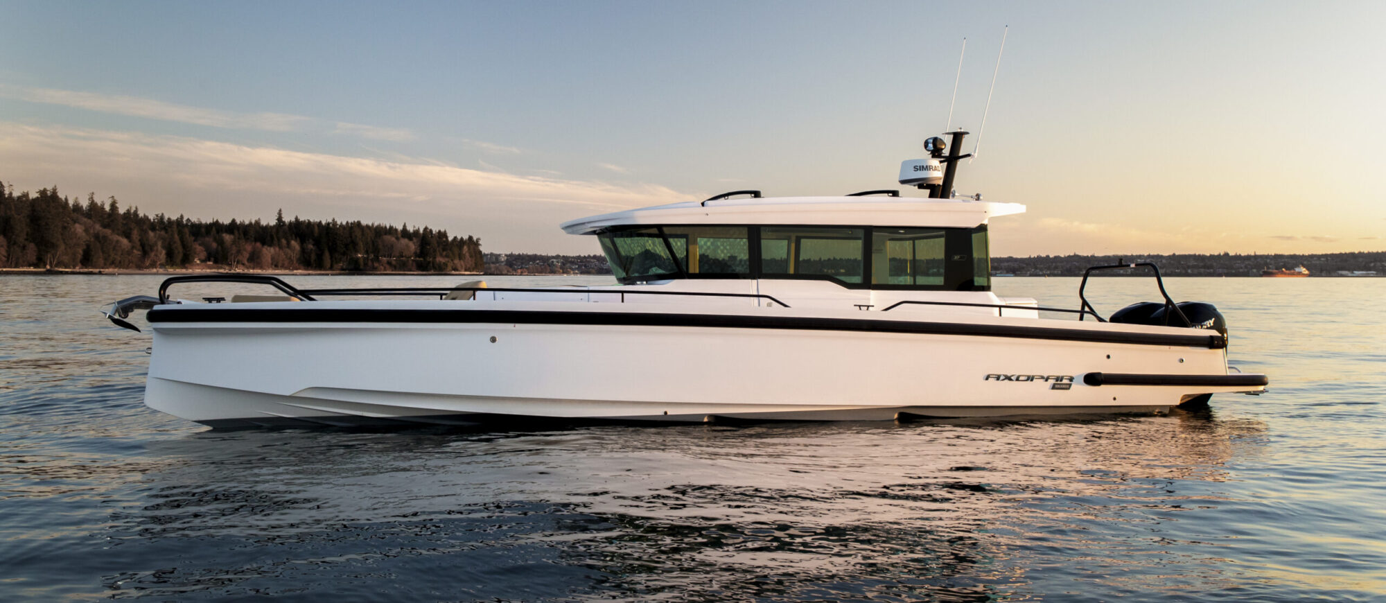 Axopar 37 XC Cross Cabin